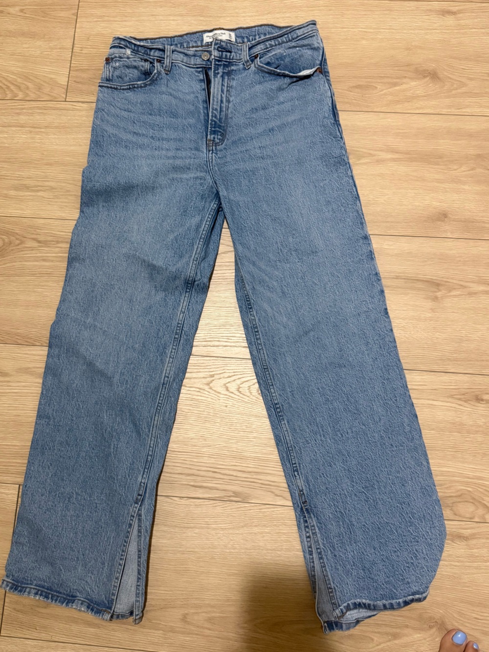 Abercrombie & Fitch the 90s relaxed jean